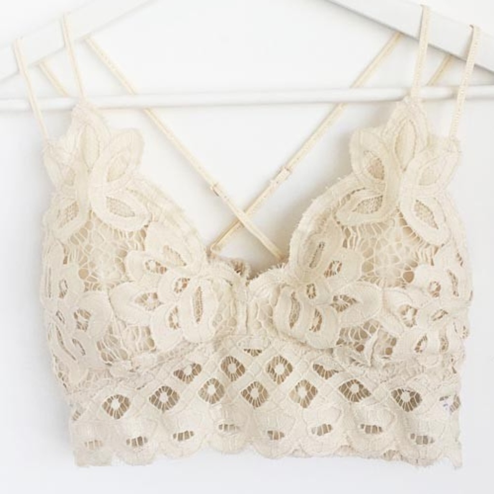 XOXO Scalloped Lace Bralette - Cream